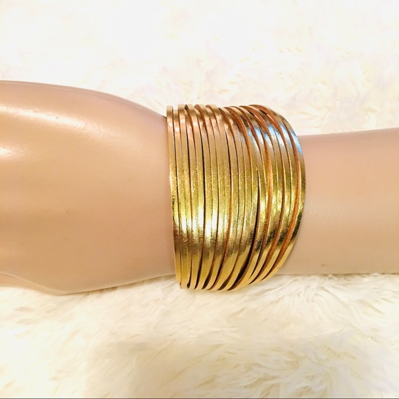 ✨METALLIC✨GOLD✨STRAPPY MAGNETIC CLOSURE‎ BRACELET - Picture 6 of 8